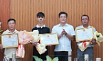 Khen thưởng đột xuất 3 cầu thủ trẻ trúng tuyển vào HAGL và Becamex Bình Dương
