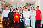 Phó Chủ tịch Quốc hội Nguyễn Thị Thanh thăm, tặng quà người có công