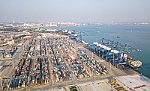 Bất ổn bao trùm thương mại toàn cầu