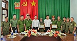Khen thưởng đột xuất tập thể và cá nhân có thành tích trong đấu tranh với tội phạm