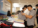 Trải nghiệm mua sắm hàng hiệu tại Flash Sale Holiday