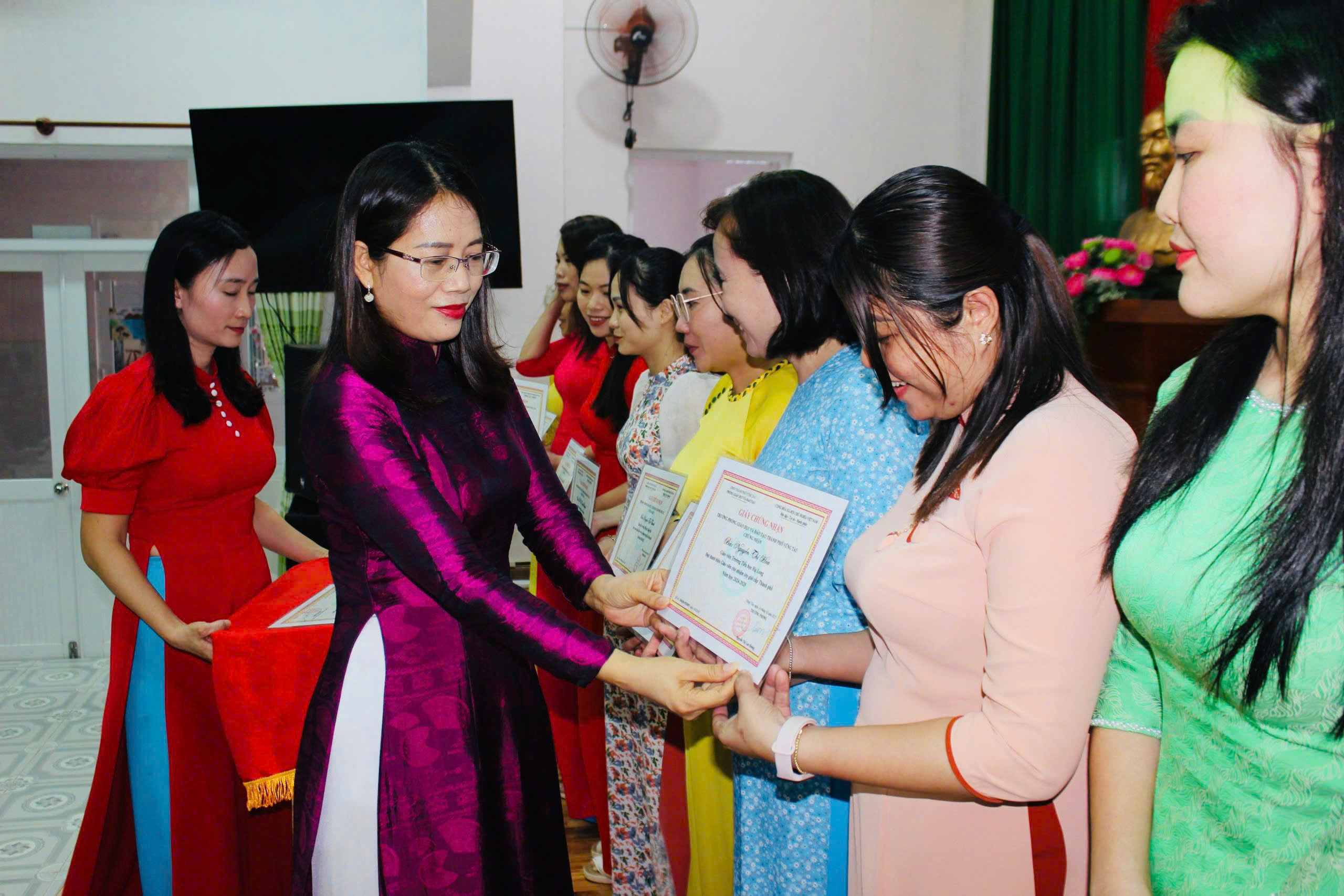 TP. Vũng Tàu: 149 giáo viên tiểu học đạt danh hiệu 