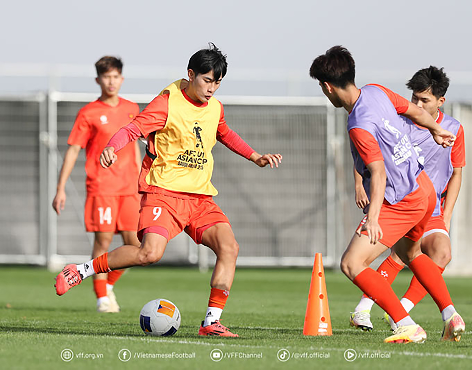 U17 Việt Nam rèn luyện tại Saudi Arabia sẵn sàng cho trận ra quân gặp U17 Australia.