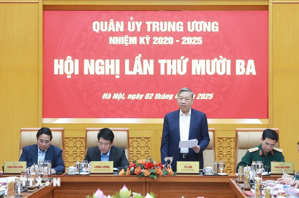 Tổng Bí thư Tô Lâm, Bí thư Quân ủyTrung ương chủ trì Hội nghị Quân ủyTrung ương lần thứ mười ba, nhiệm kỳ 2020-2025.
