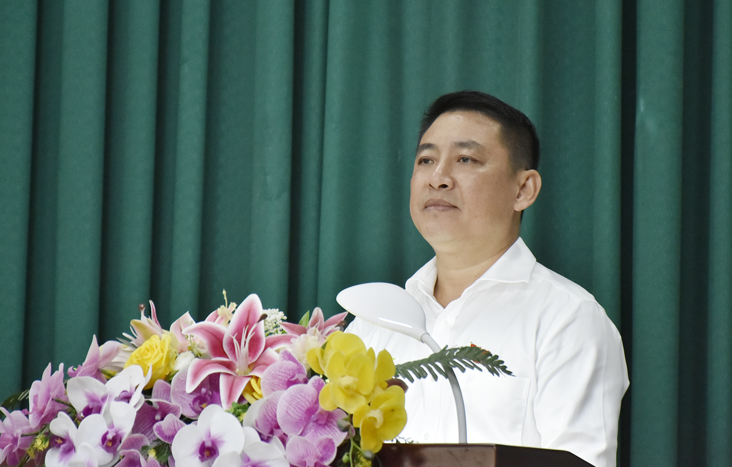 Ông Huỳnh Sơn Tuấn, Bí thư Thành ủy Phú Mỹ phát biểu khai mạc Hội nghị. 