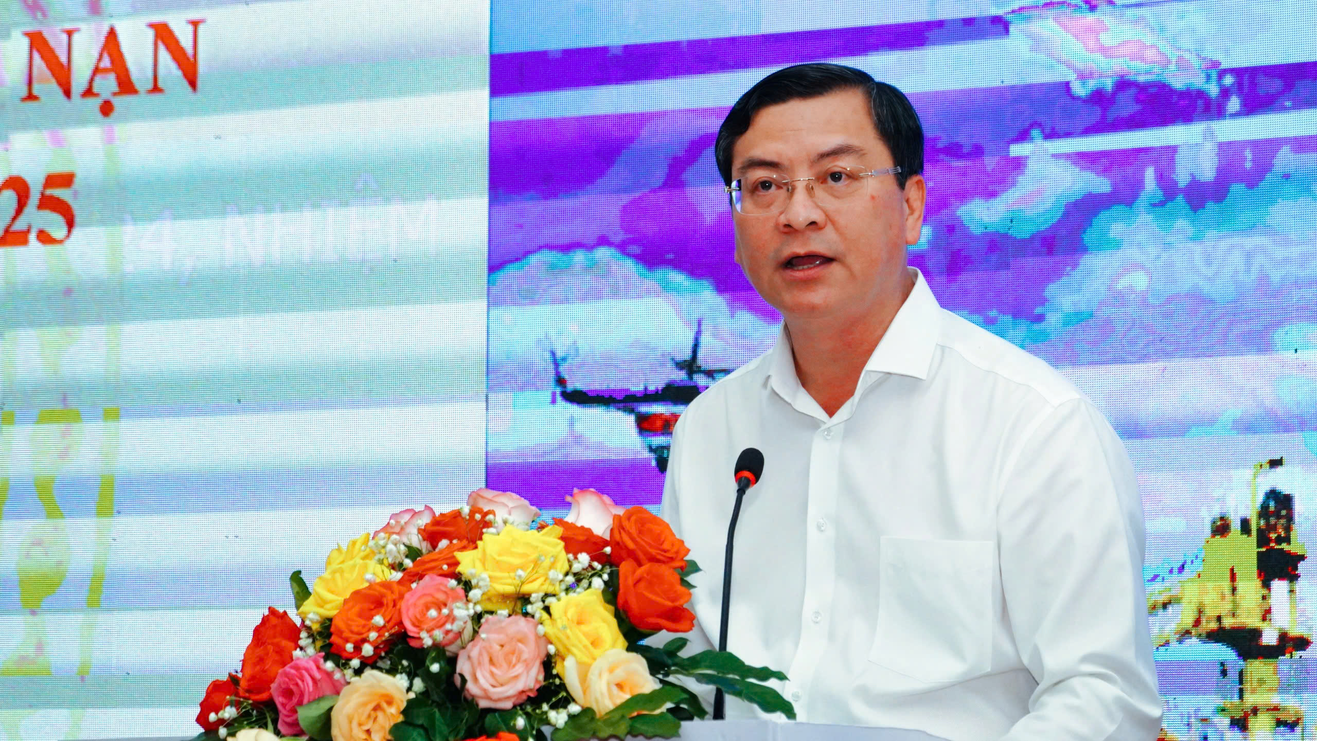 Ông Nguyễn Công Vinh, Phó Chủ tịch UBND tỉnh Bà Rịa – Vũng Tàu phát biểu chào mừng hội nghị