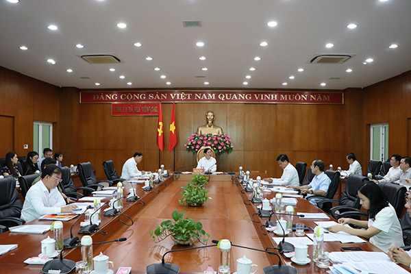Quang cảnh cuộc họp.