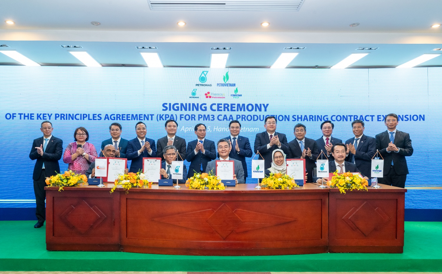 Petrovietnam và Petronas ký kết hợp đồng hợp tác tại Lô PM3 CAA