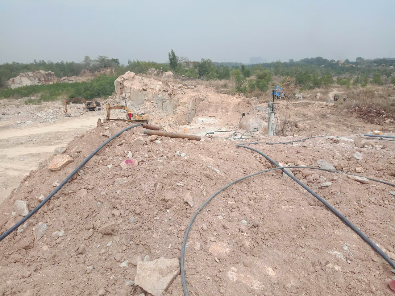 Diện tích đất bà Trần Thị Nguyệt (phường Phước Hưng, TP. Bà Rịa) mua đất hợp pháp, có giấy chứng nhận, bị DN khoáng sản khai thác tan hoang, nhưng không được bồi thường.