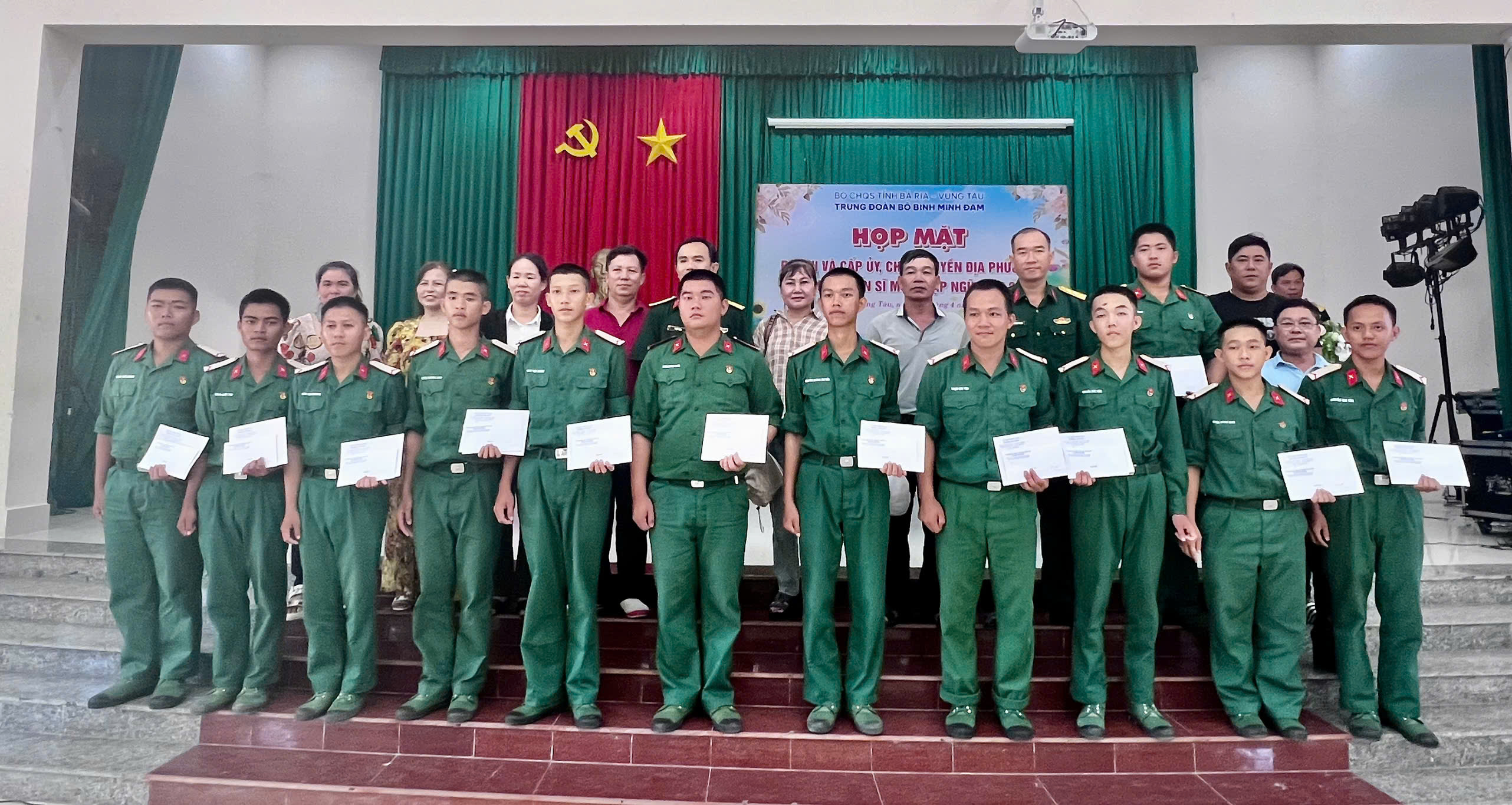 Đơn vị, cấp ủy, chính quyền và thân nhân các CSM từ huyện Côn Đảo về tham dự.