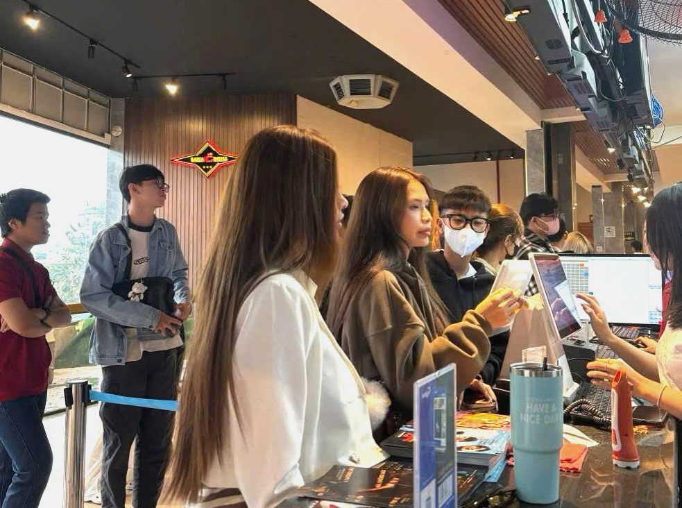 Đông đảo khán giả đến rạp Bà Rịa Cinema (TP.Bà Rịa) để xem phim 