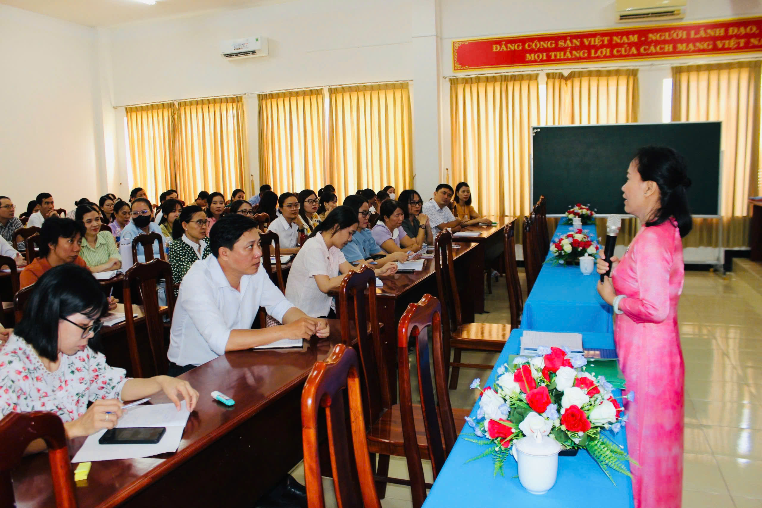 Trường Chính trị tỉnh phối hợp với Ban Tổ chức Tỉnh ủy, Sở Nội vụ khai giảng lớp Trung cấp Lý luận chính trị khóa 146 (2025-2026) hệ không tập trung.