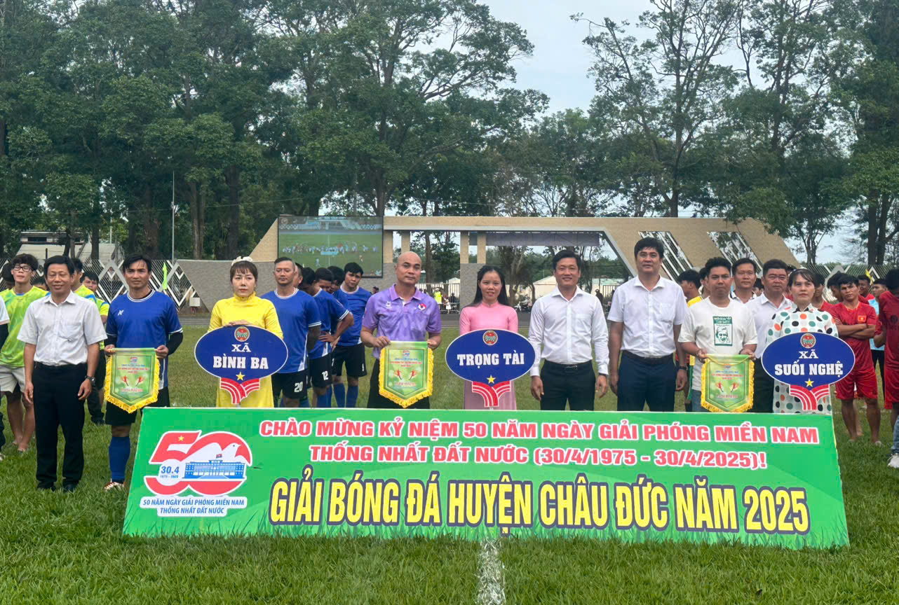 Giải bóng đá huyện Châu Đức năm 2025 đã khai mạc tại SVĐ Châu Đức.