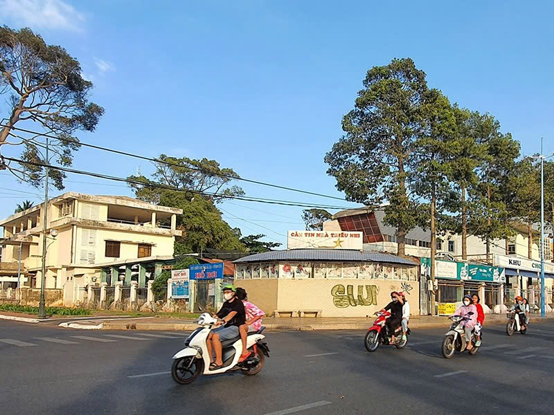 Trung tâm Phát triển quỹ đất tỉnh lập phương án đấu giá, tổ chức bán đấu giá theo quy định.
