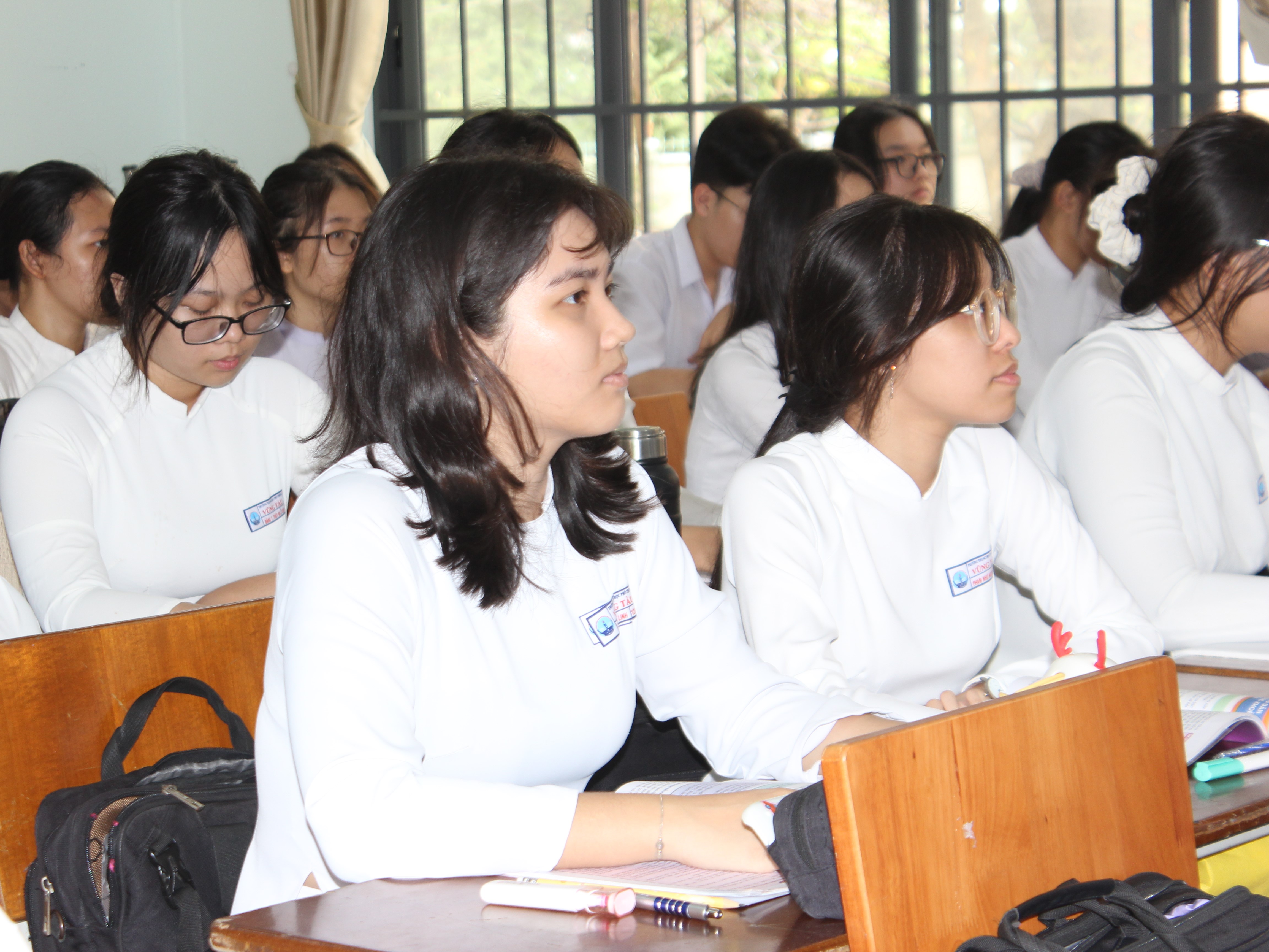 HS Trường THPT Vũng Tàu (TP.Vũng Tàu) ôn tập chuẩn bị cho kỳ thi tốt nghiệp THPT năm 2025.