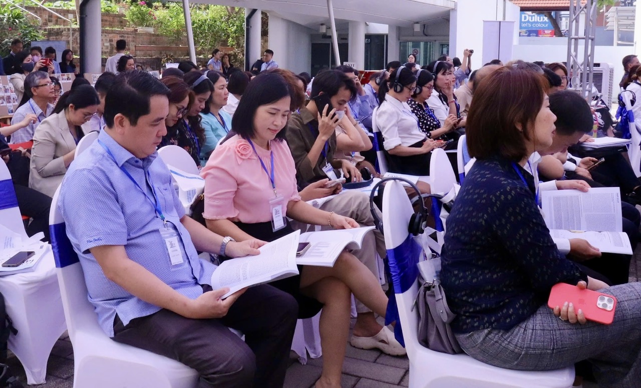 Các đại biểu tỉnh tham dự hội nghị.