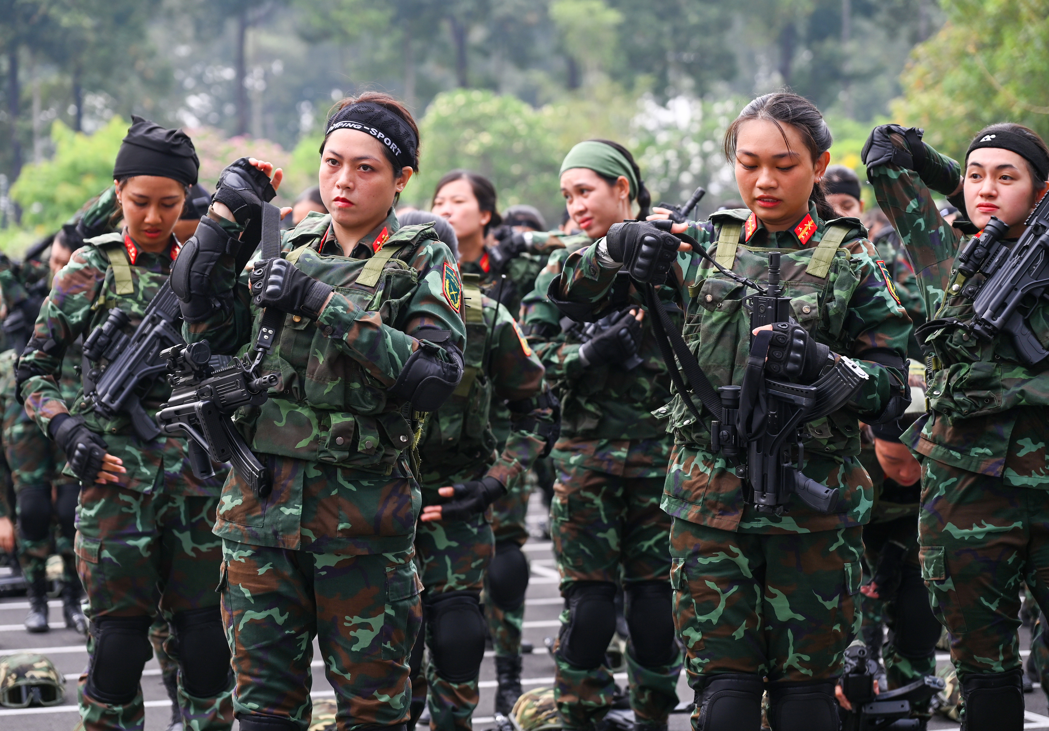 Chuẩn bị trang phục.