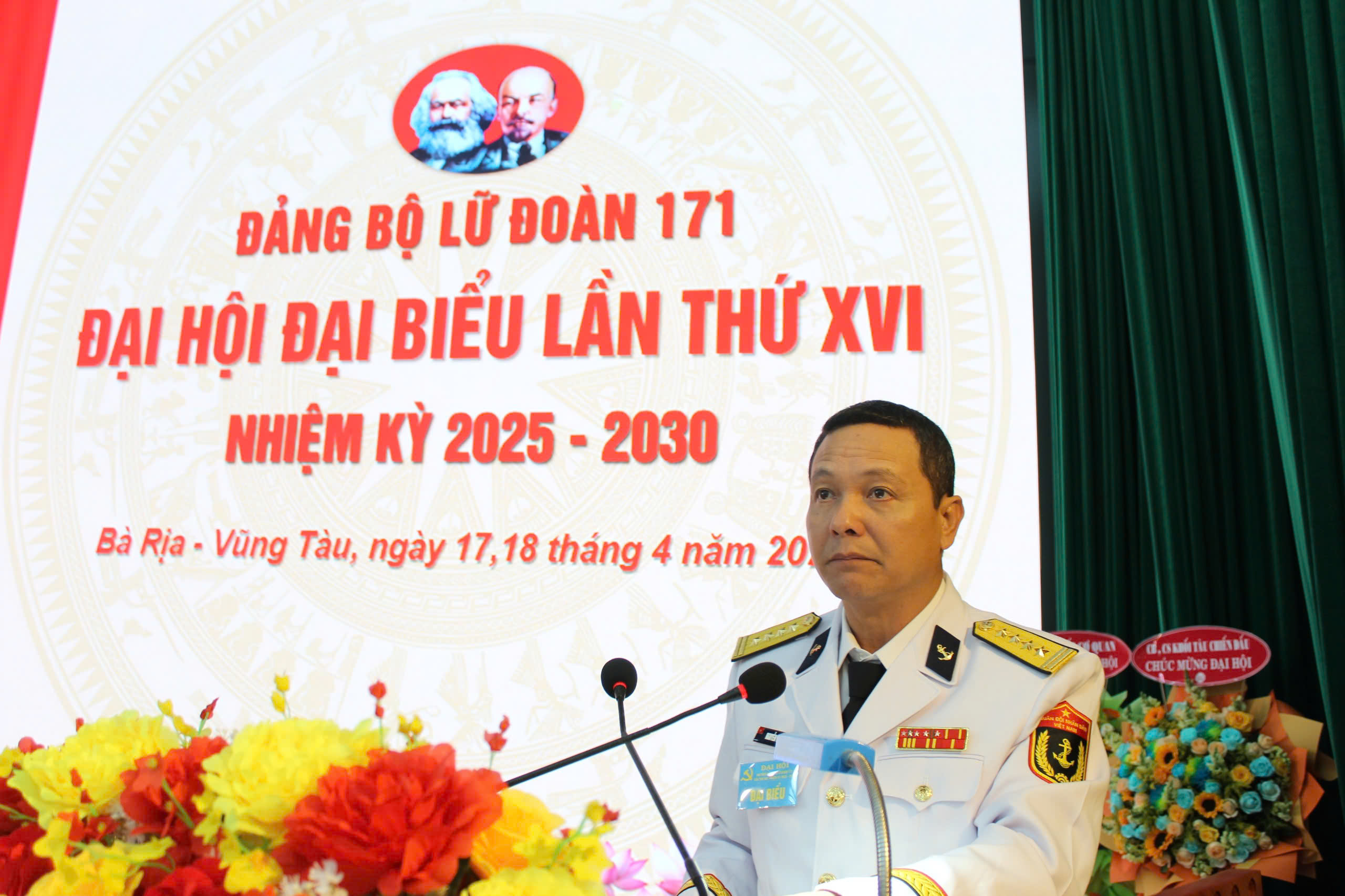 Đại tá Nguyễn Văn Quán, Phó Tư lệnh, Tham mưu trưởng Vùng phát biểu chỉ đạo Đại hội