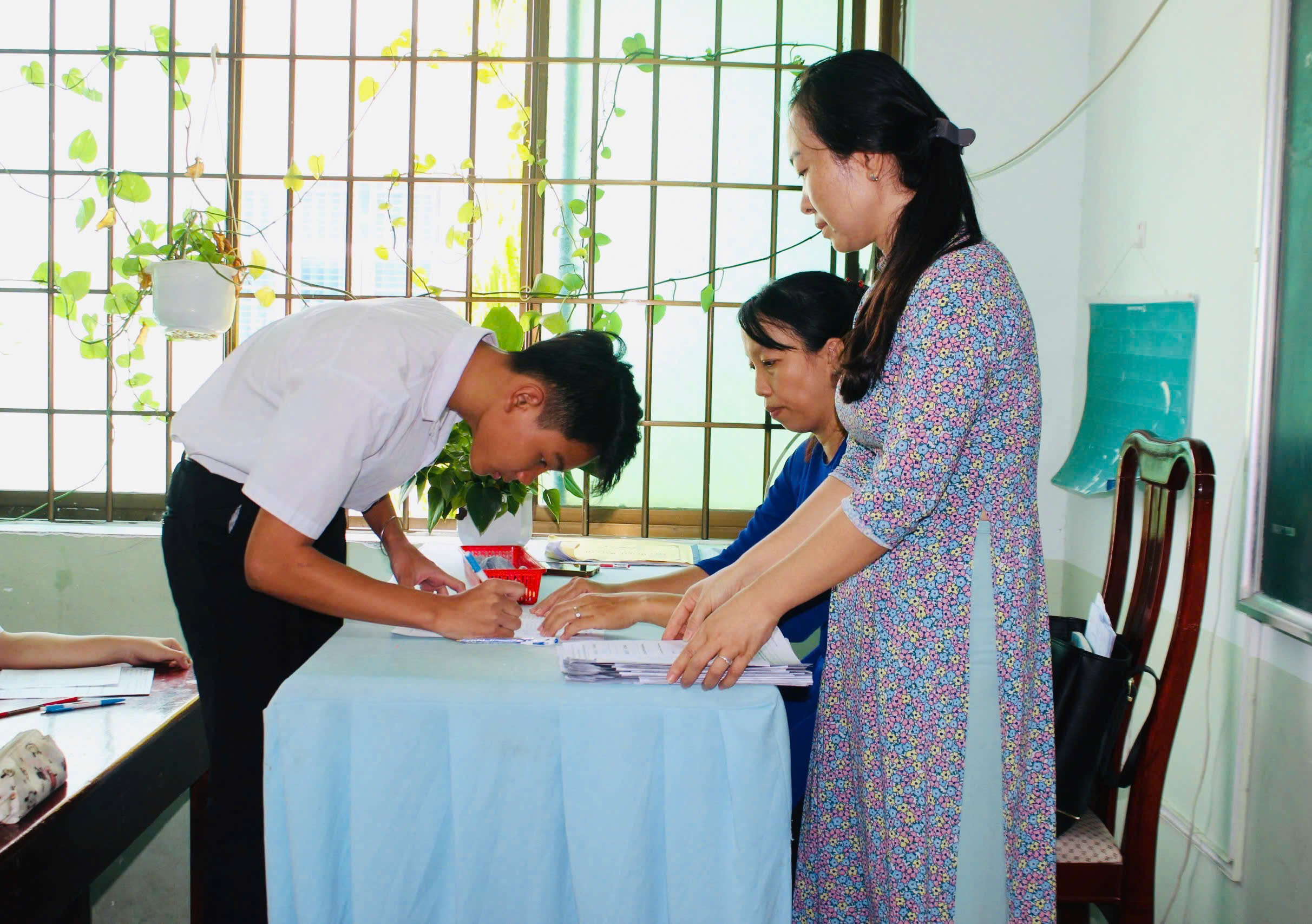 Các em HS hoàn hành 3 môn thi ngay trong ngày 18/4.