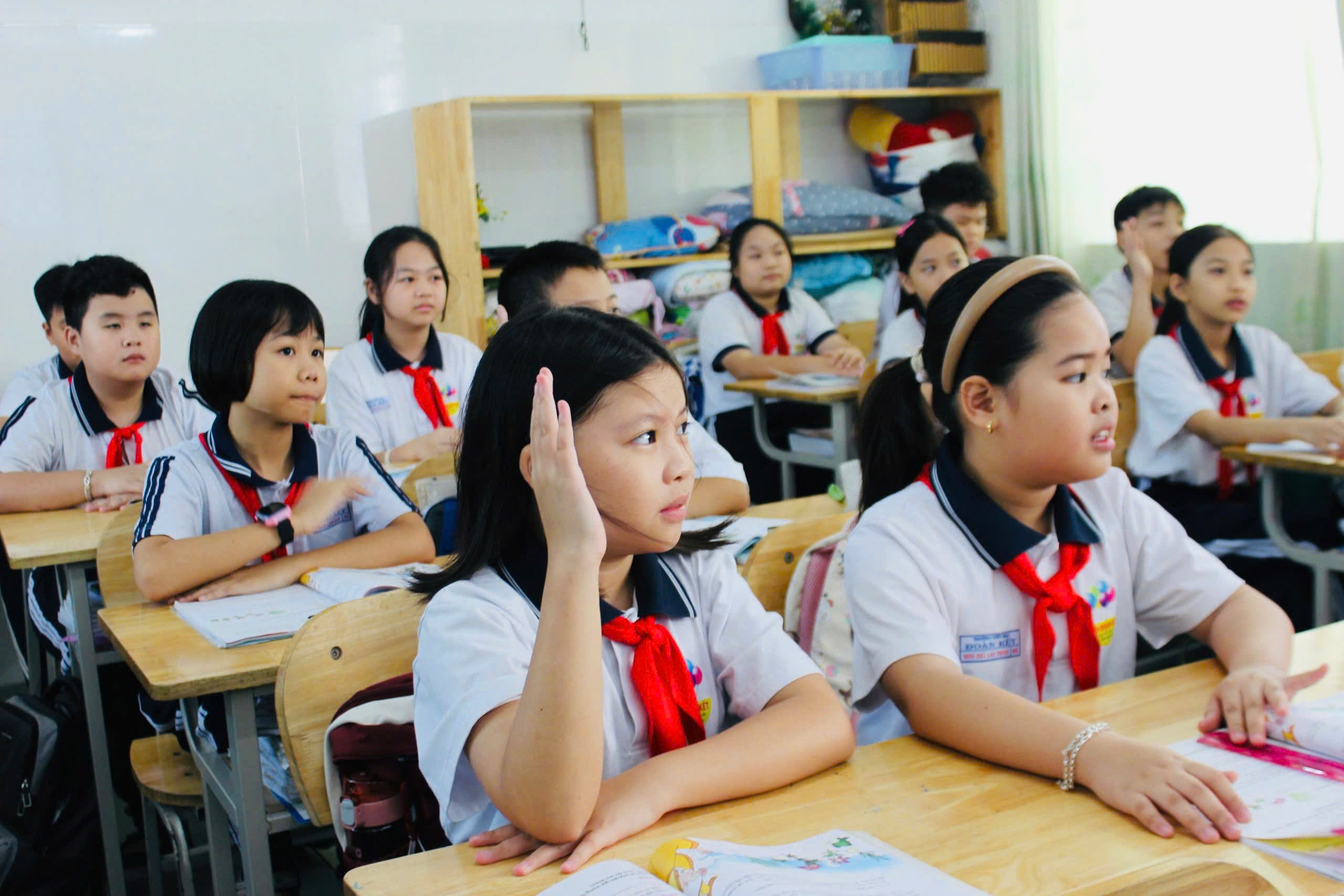 Sở GD-ĐT đề xuất chủ trương trang bị SGK sử dụng tại trường cho HS TH công lập.