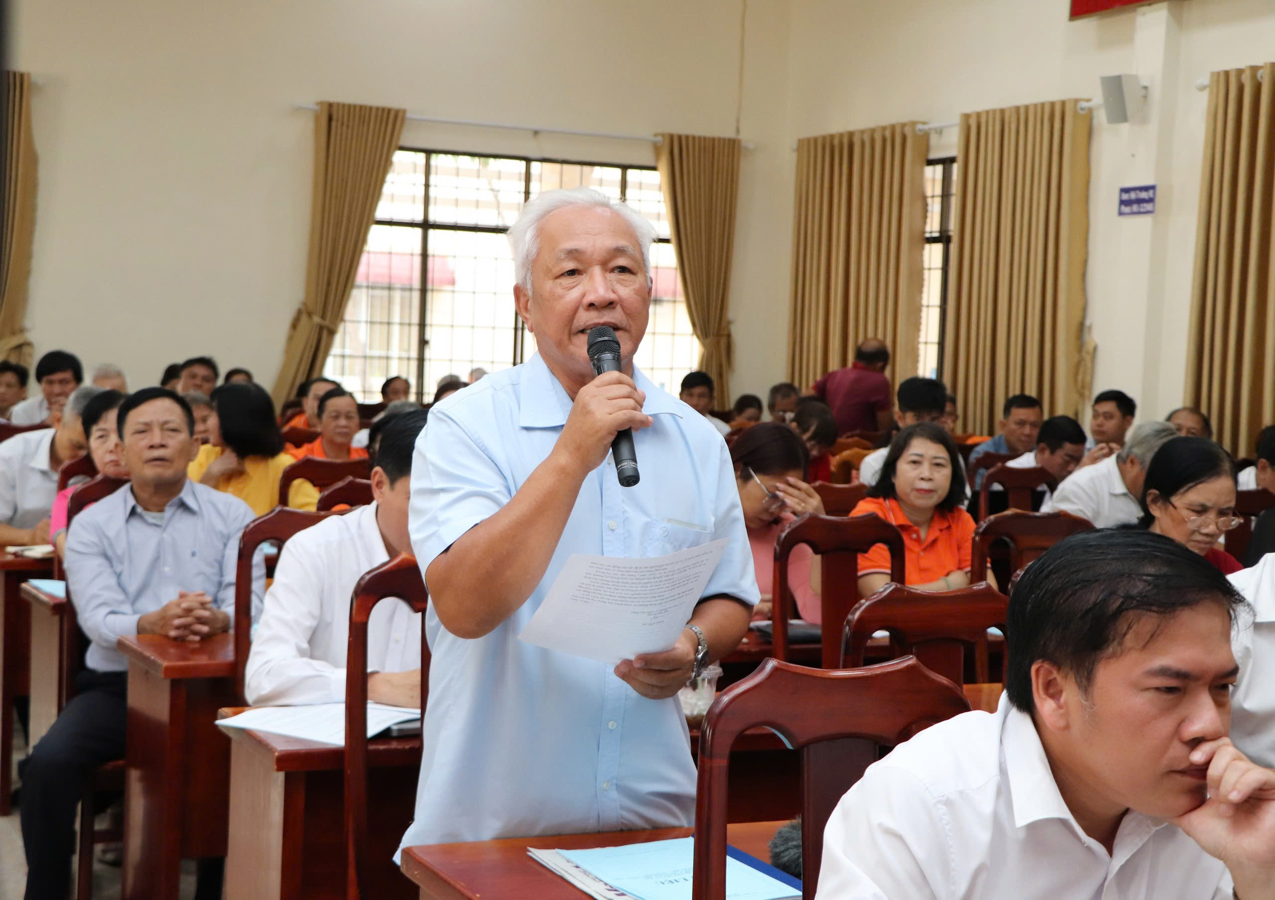 Cử tri Đỗ Ngọc Oanh, phường 11, TP.Vũng Tàu đề nghị có chính sách hỗ trợ những người tham gia kháng chiến (giai đoạn 1970-1975).