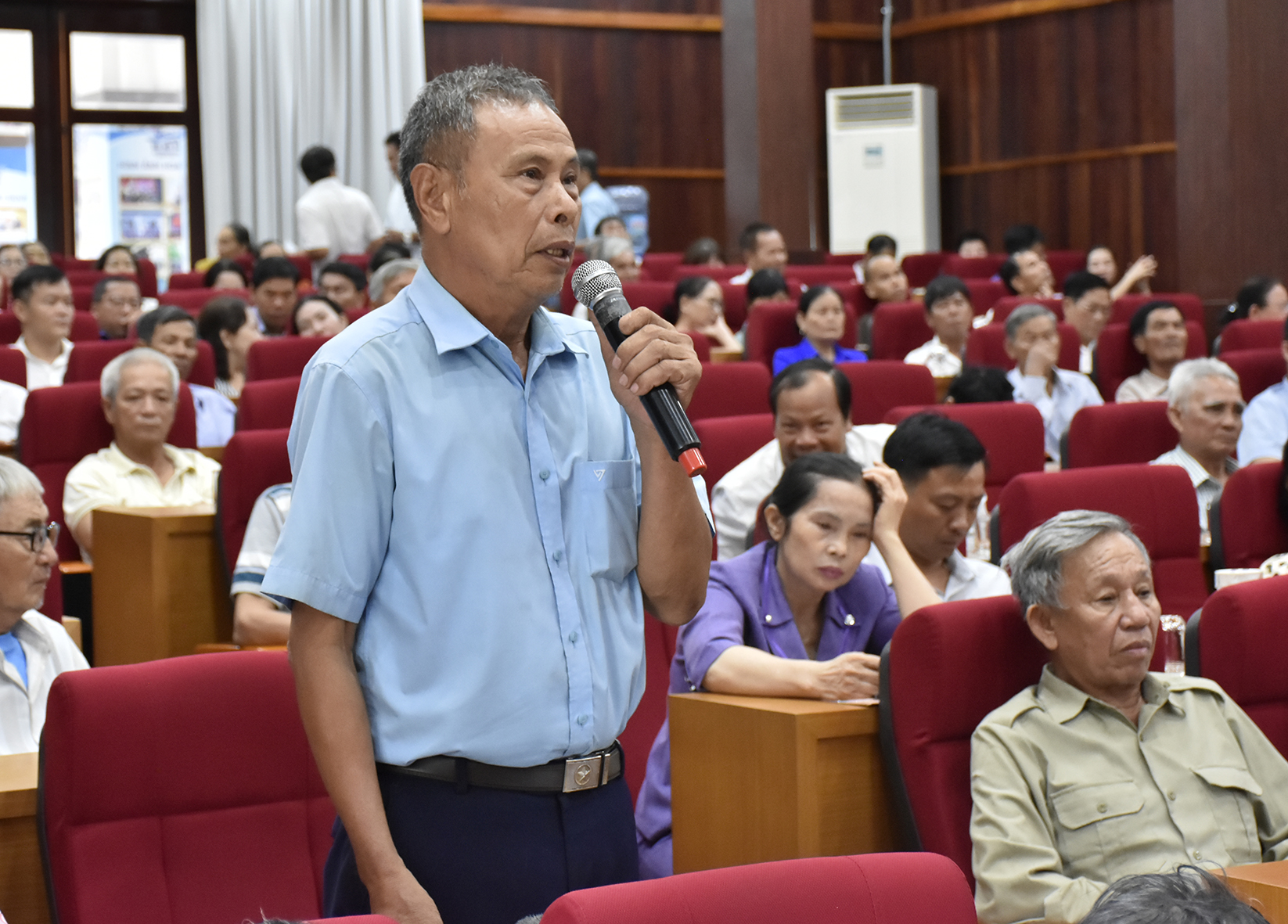 Cử tri Đặng Đình Sớm (xã Tóc Tiên) tán thành chủ trương sáp nhập tỉnh, bỏ cấp huyện, sắp xếp lại đơn vị hành chính cấp xã.