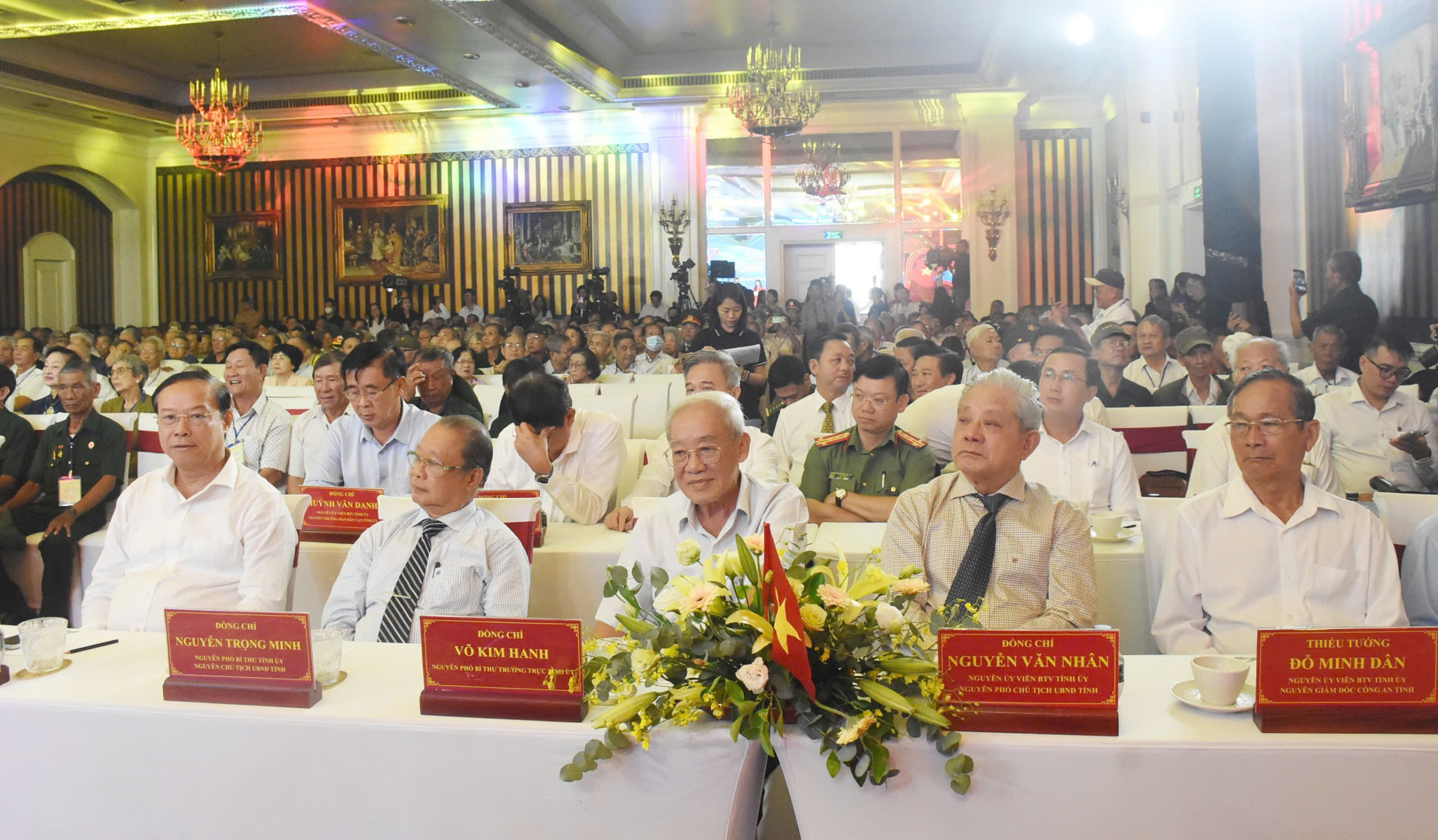 Lãnh đạo, nguyên lãnh đạo tỉnh Bà Rịa-Vũng Tàu, tỉnh Đồng Nai qua các thời kỳ tham dự chương trình.