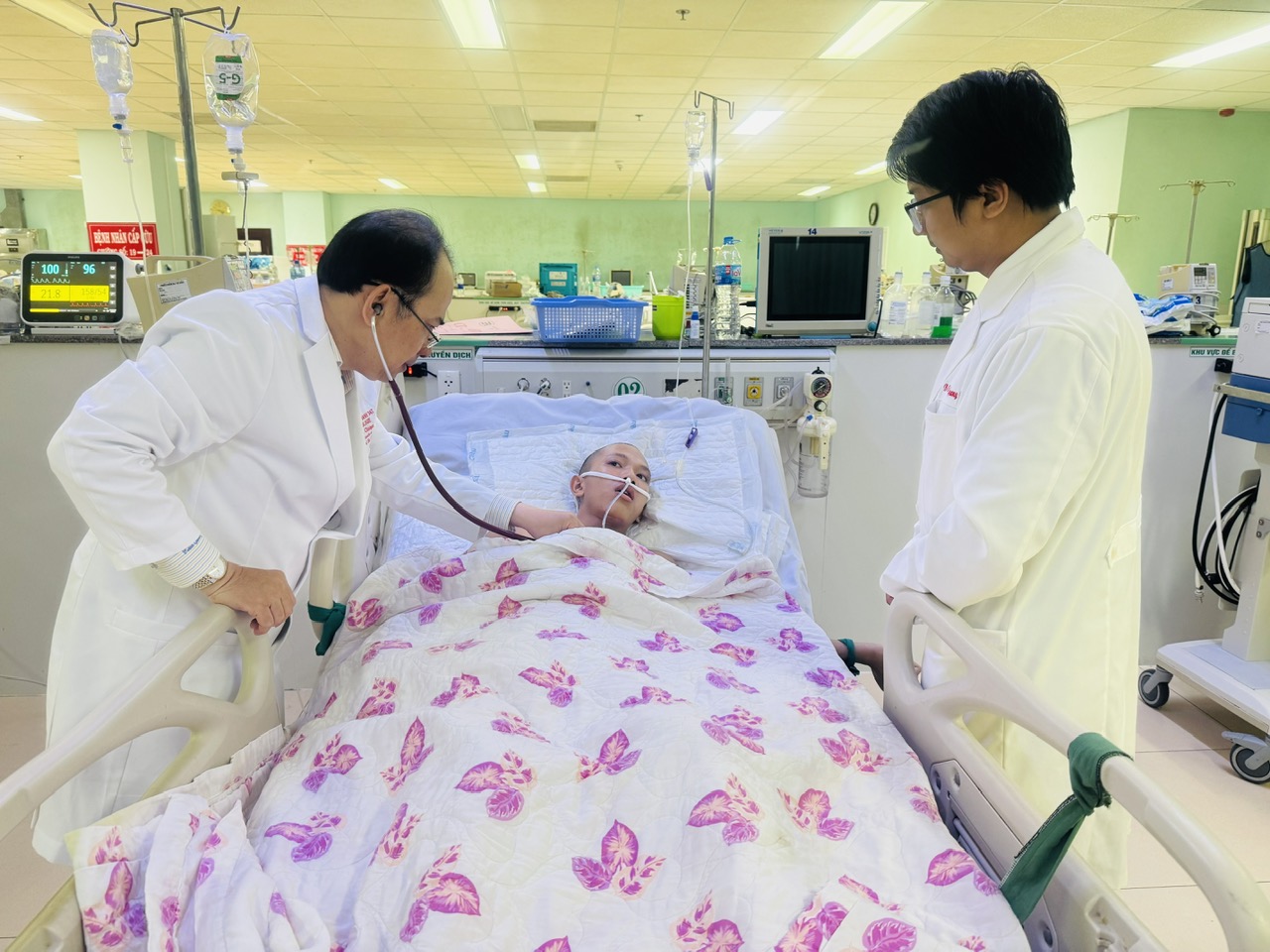 Các y, bác sĩ Khoa Hồi sức Tích cực và Chống độc (Bệnh viện Bà Rịa) đã rất nỗ lực để cứu sống bệnh nhân K.