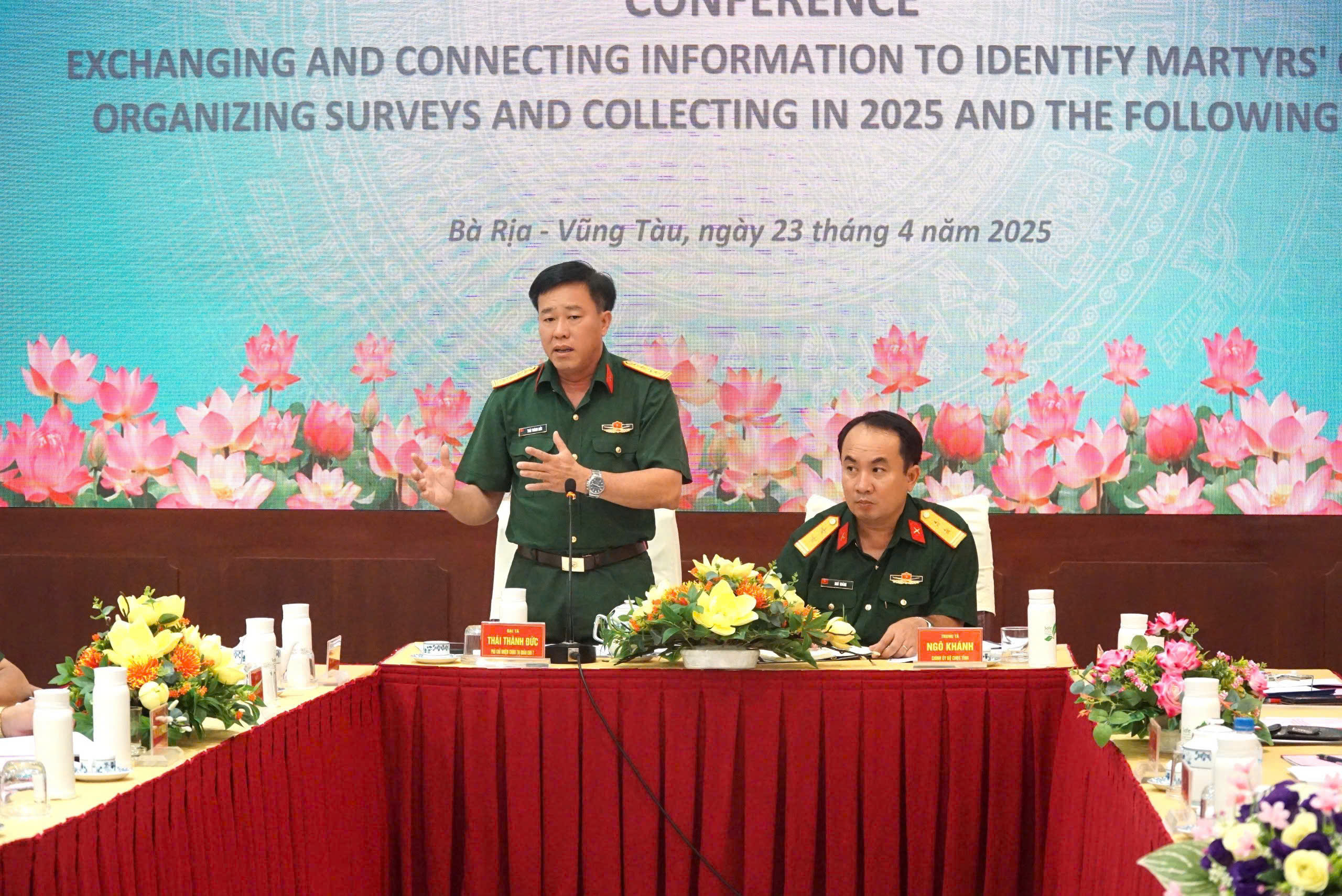 Đại tá Thái Thành Đức, Phó Chủ nhiệm Chính trị Quân khu 7 dự và phát biểu tại hội thao.