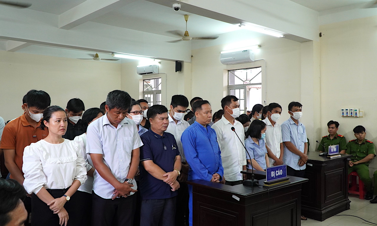 Các bị cáo tại phiên xét xử.