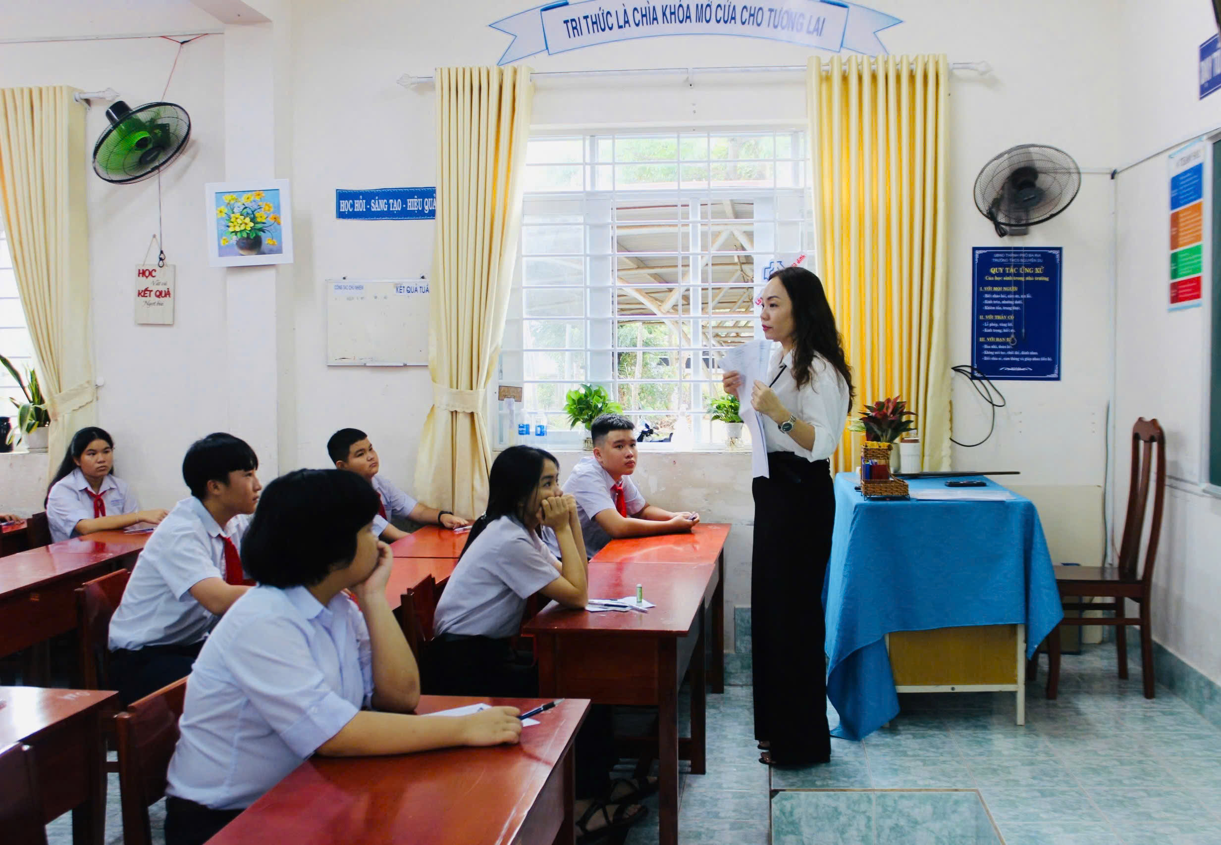 Học sinh cần cân đối thời gian làm bài để đạt được kết quả tốt nhất.