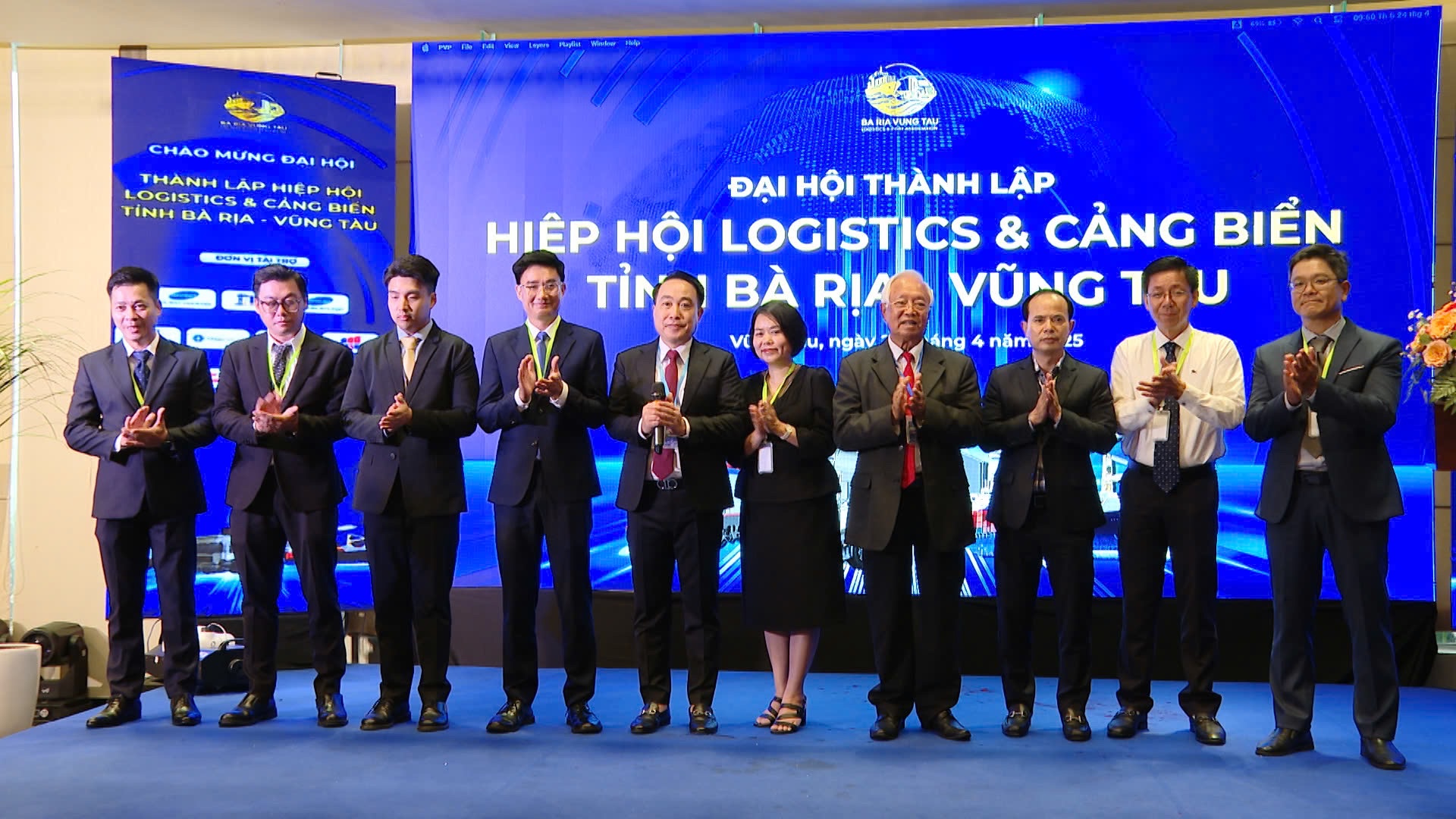 10 thành viên ra mắt Ban Chấp hành Hiệp hội Logistics và Cảng biển tỉnh Bà Rịa - Vũng Tàu nhiệm kỳ I.