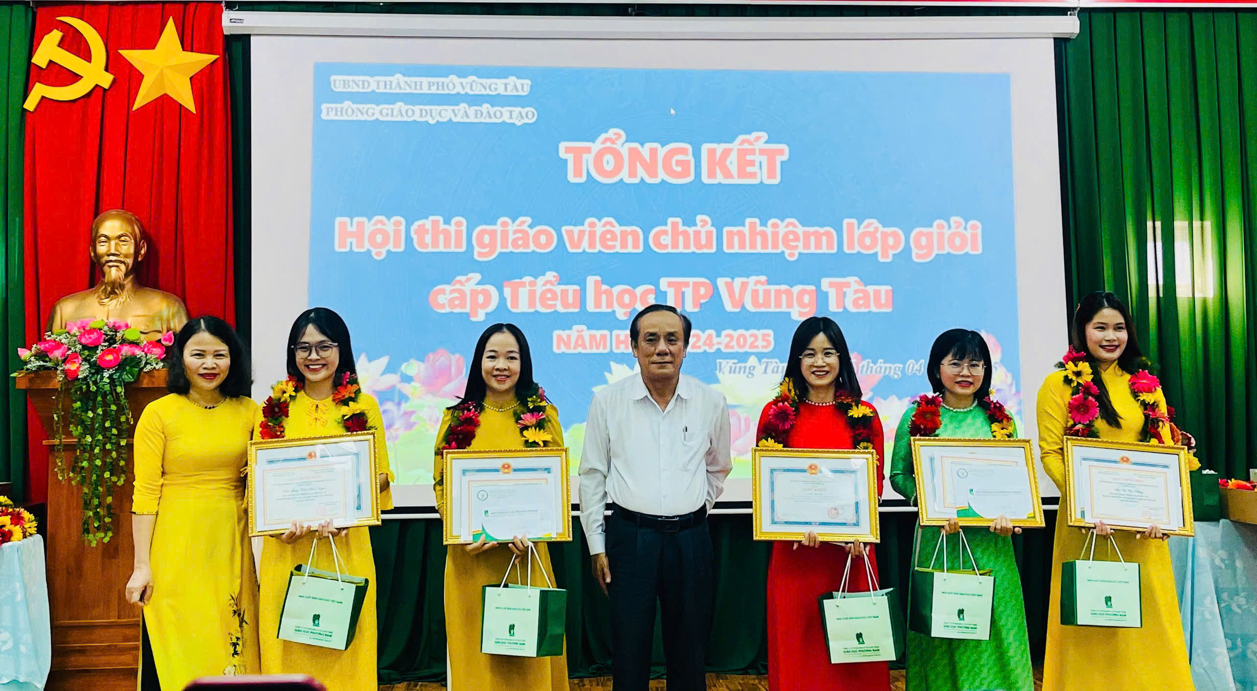 Tại hội thi năm nay, có 15 cá nhân đạt thành tích xuất sắc được khen thưởng.