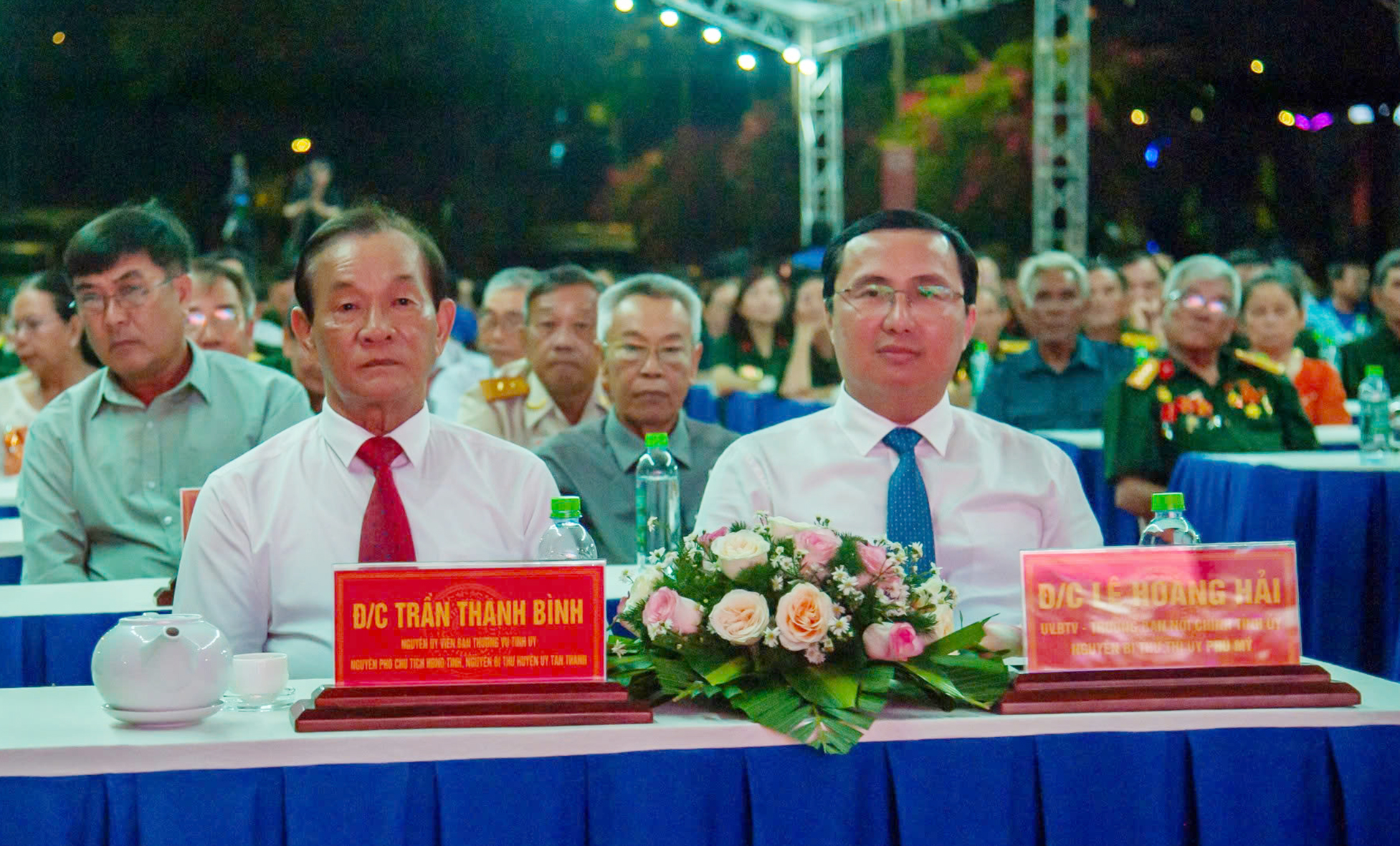 Ông Lê Hoàng Hải, Trưởng Ban Nội chính Tỉnh ủy cùng các đại biểu tham dự chương trình.