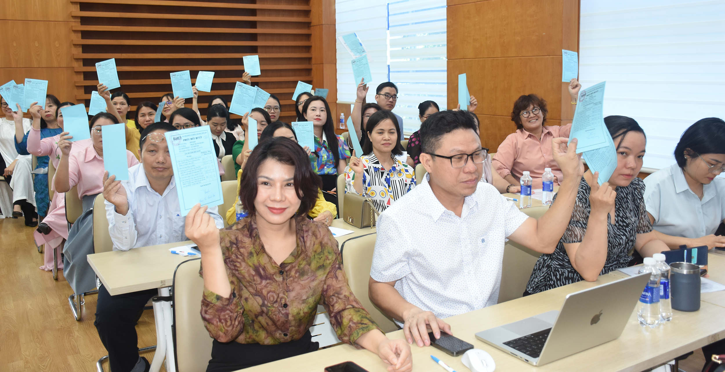 các báo cáo, tờ trình, kế hoạch hoạt động, kế hoạch tài chính và phương án phân phối lợi nhuận năm 2025