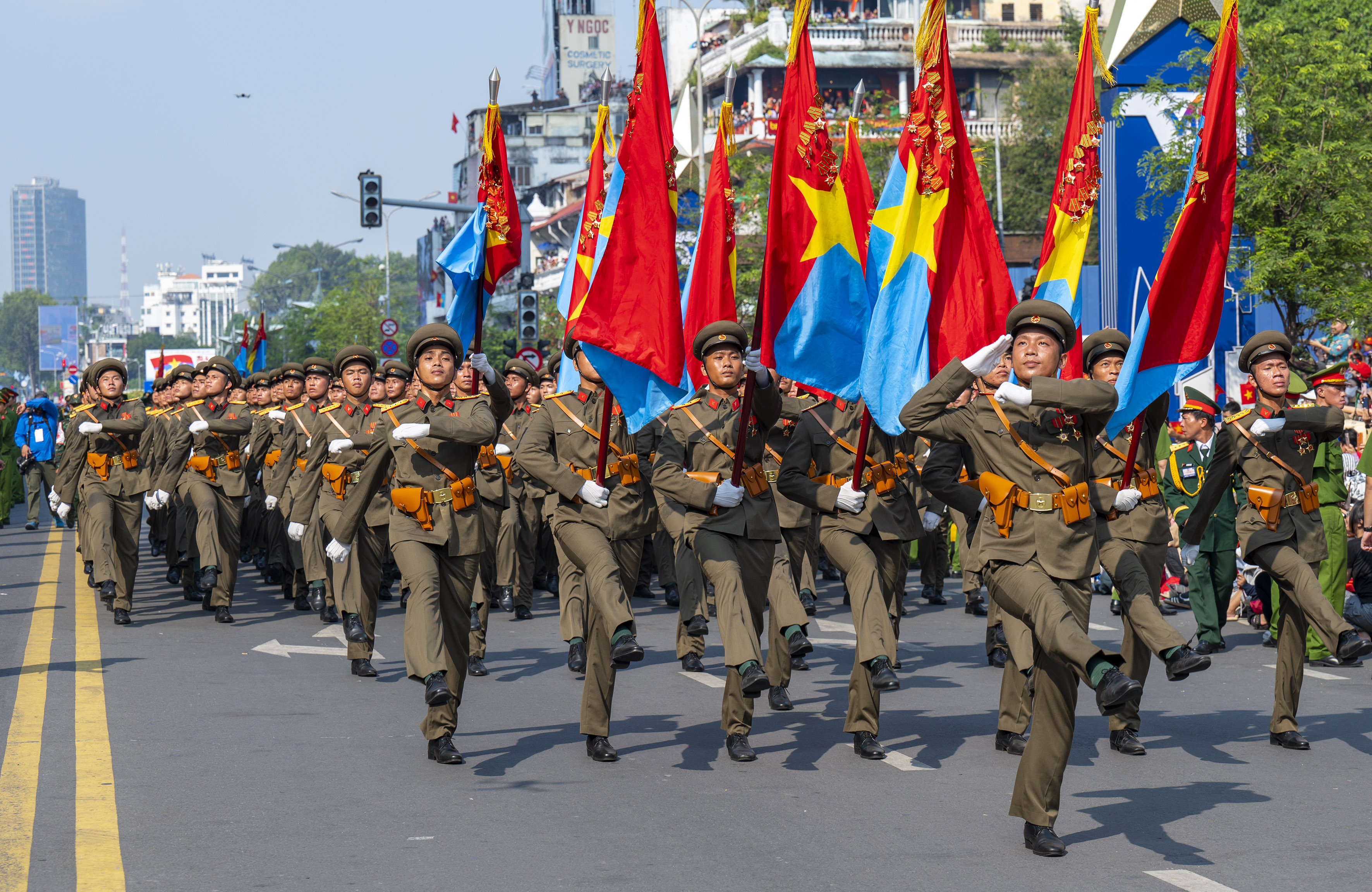 Khối 5 cánh quân.