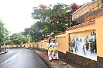 Check-in tường tranh ven đường lên Núi Nhỏ