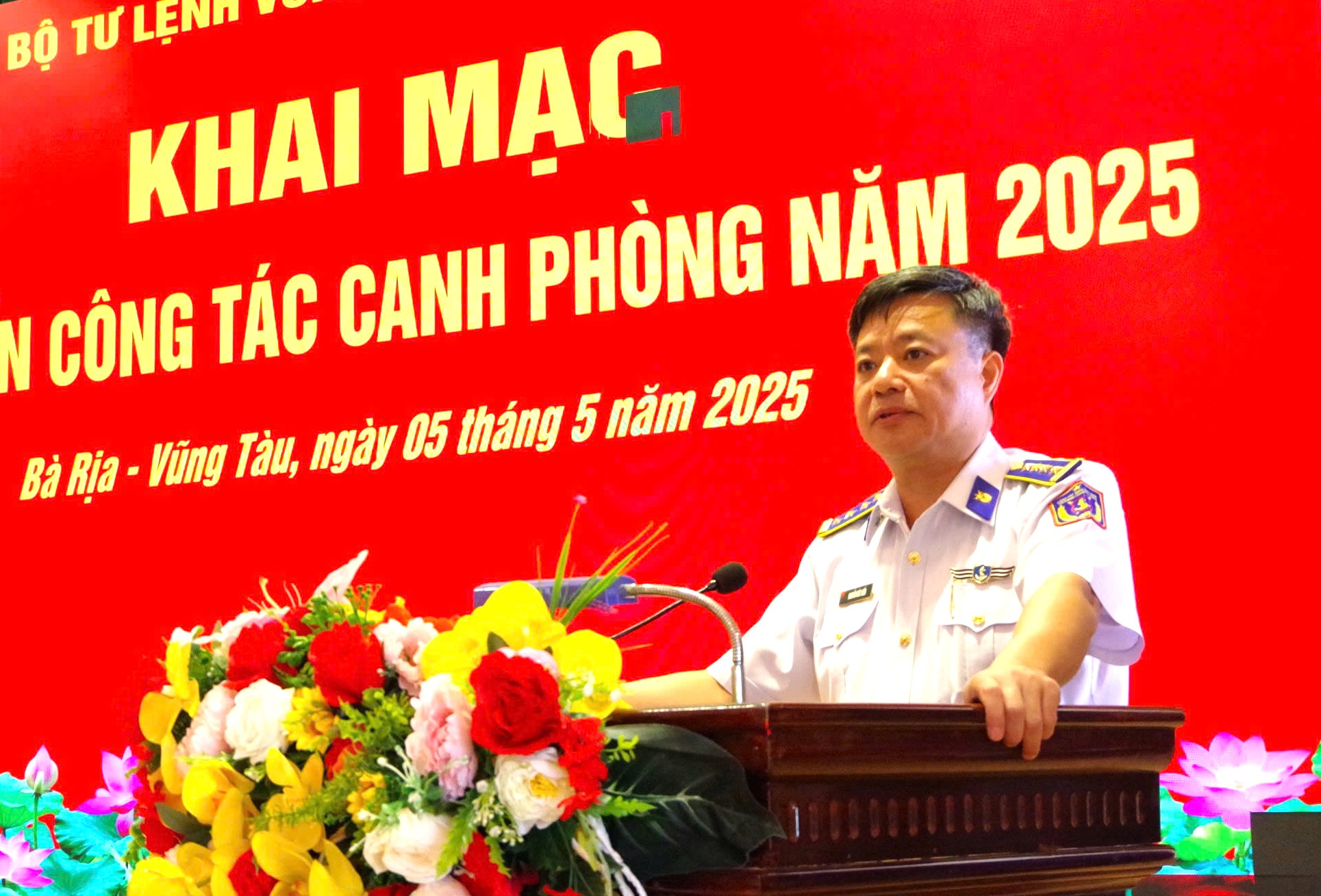 Đại tá Nguyễn Đức Hiếu, Phó Tư lệnh pháp luật, Bộ Tư lệnh Vùng Cảnh sát biển 3 phát biểu khai mạc lớp tập huấn.