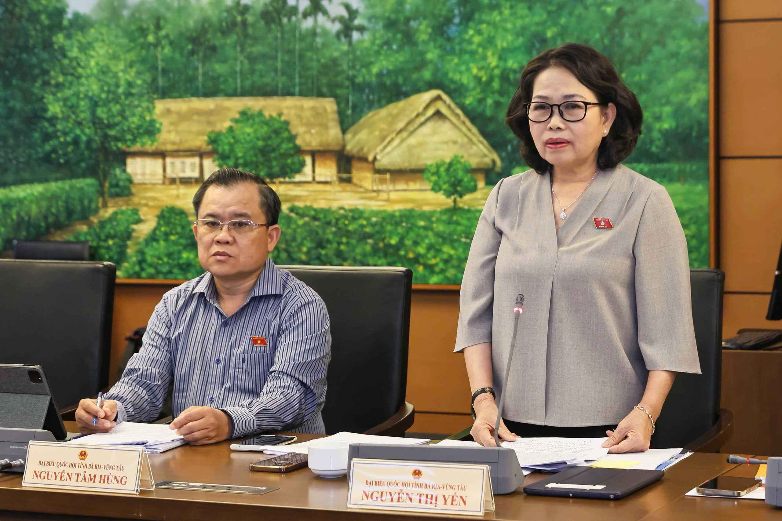 Đại biểu Nguyễn Thị Yến, Phó Bí thư Thường trực Tỉnh ủy, Trưởng Đoàn ĐBQH tỉnh Bà Rịa - Vũng Tàu: 