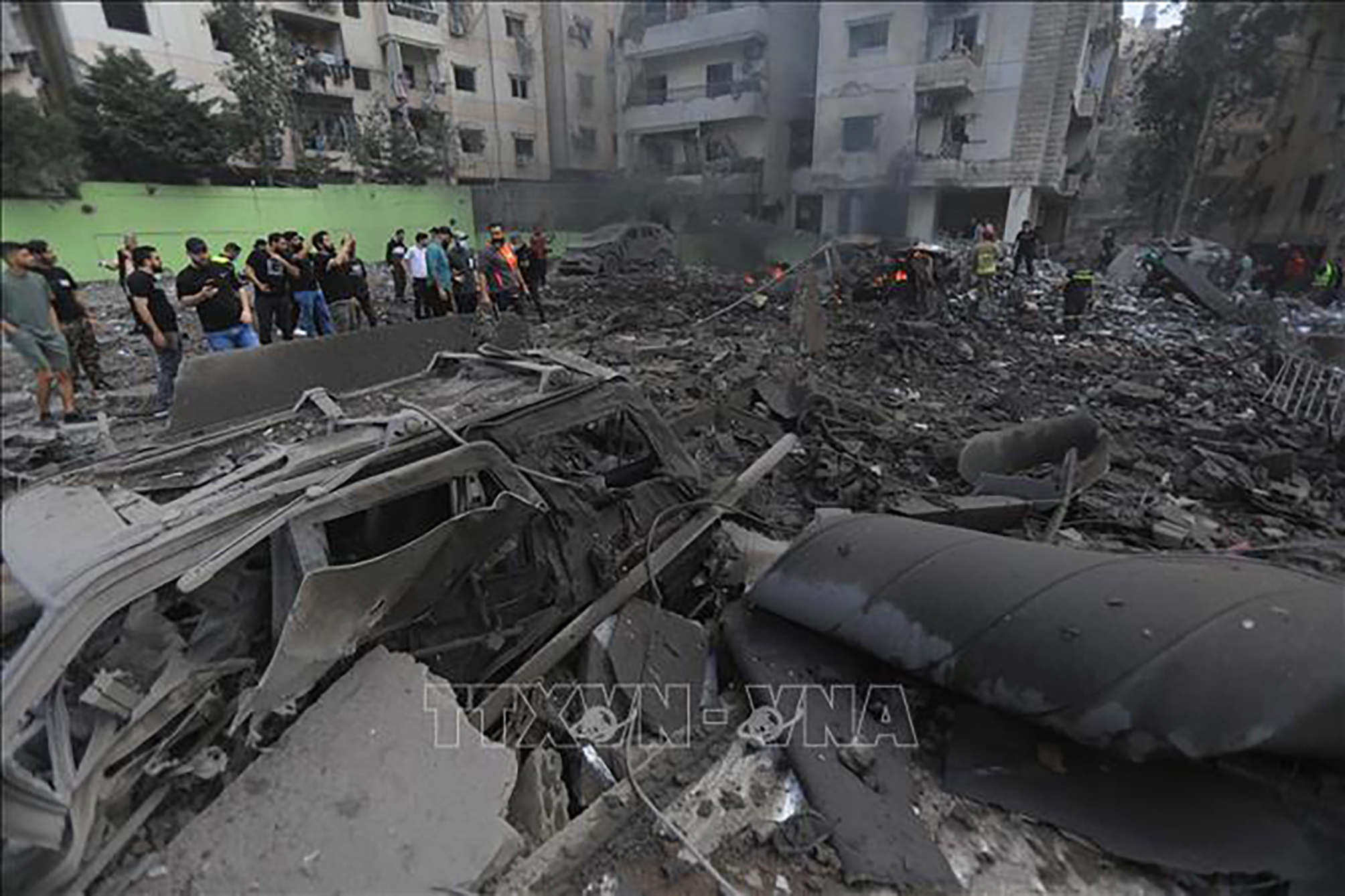 Cảnh đổ nát sau cuộc không kích của Israel tại Beirut, Liban.