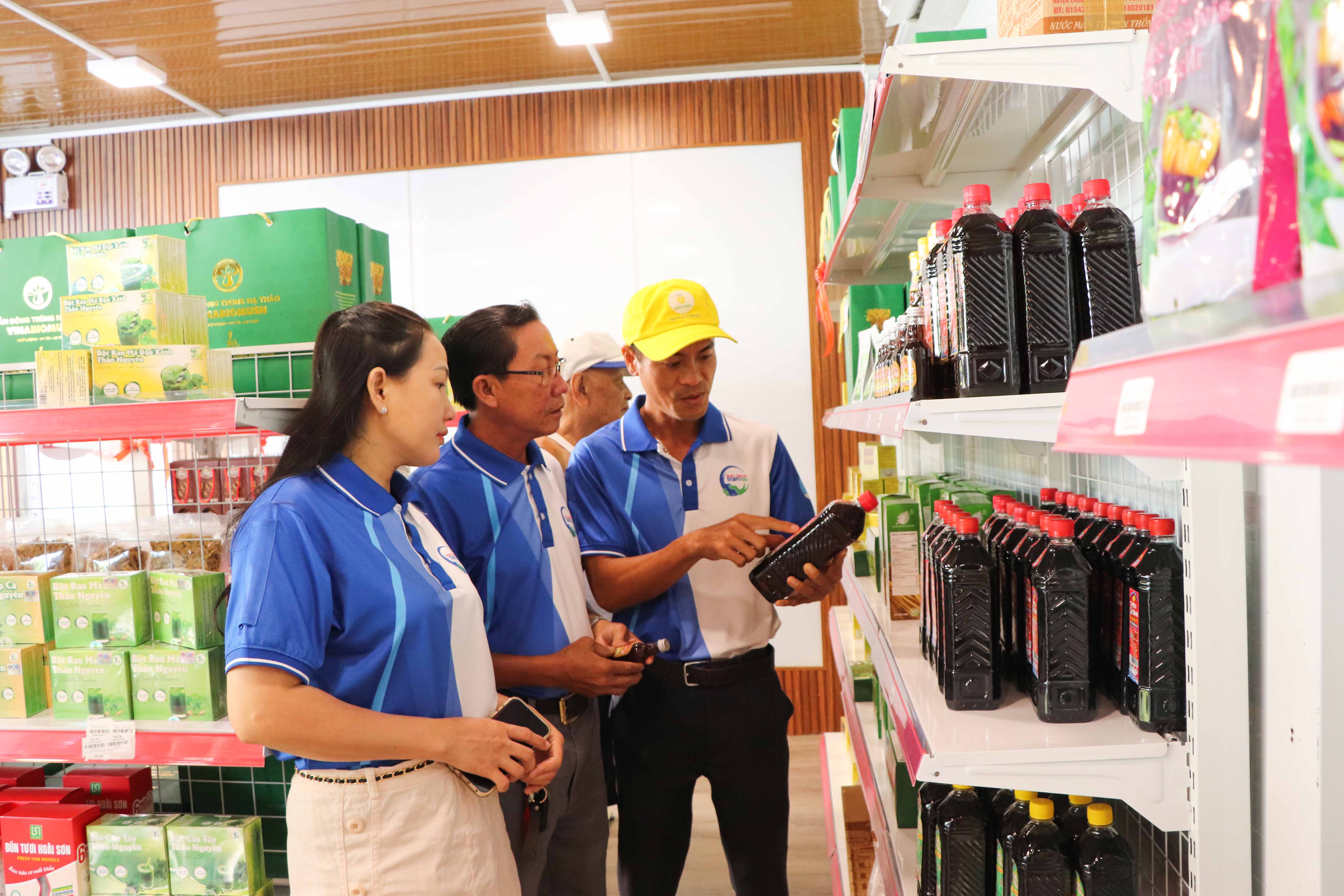Sản phẩm nước mắm truyền thống Thành Nghĩa được người tiêu dùng trong và ngoài tỉnh lựa chọn trong thời gian qua.