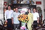 Thăm, tặng quà nhân kỷ niệm Ngày Báo chí cách mạng Việt Nam