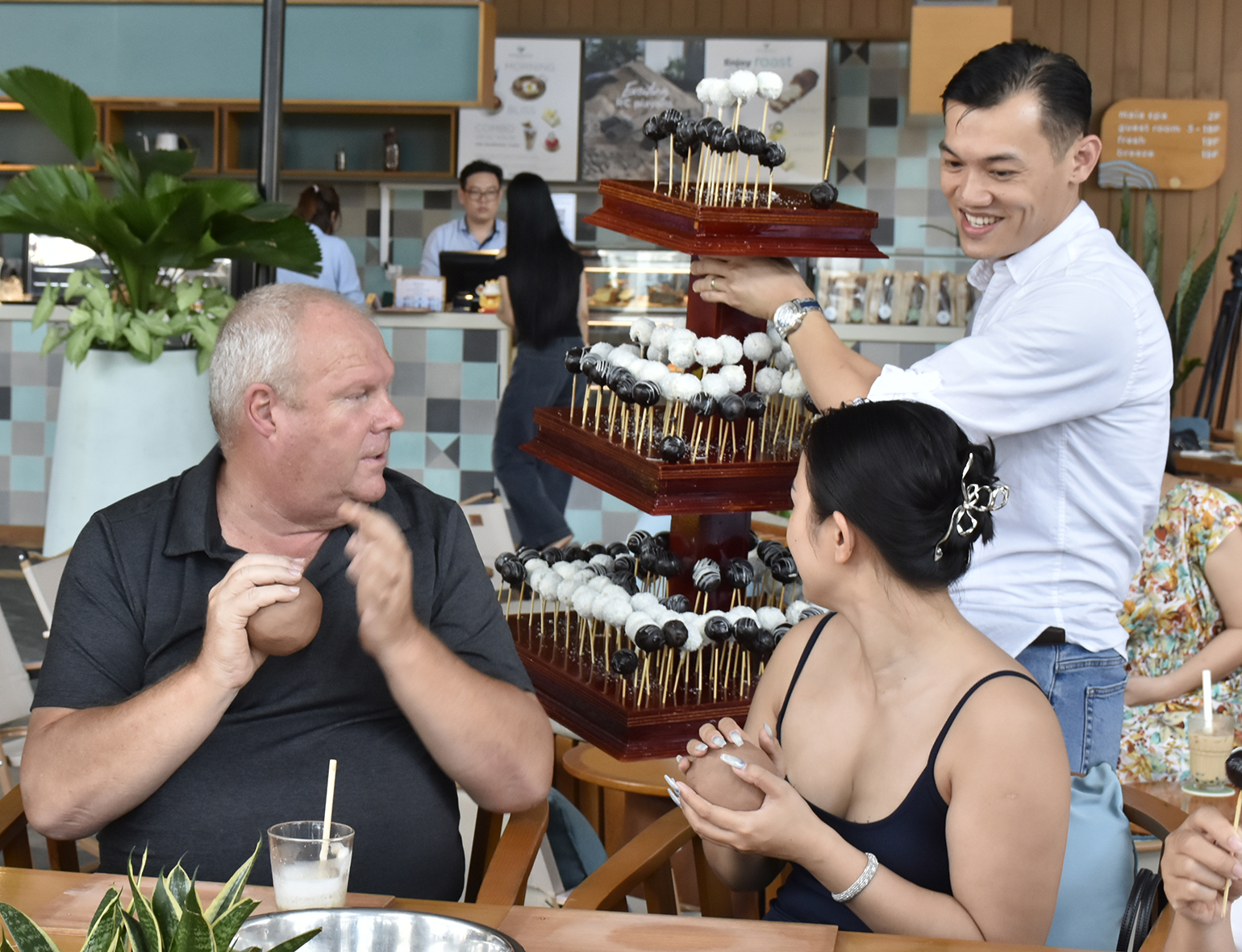 Du lịch sôi động mùa hè