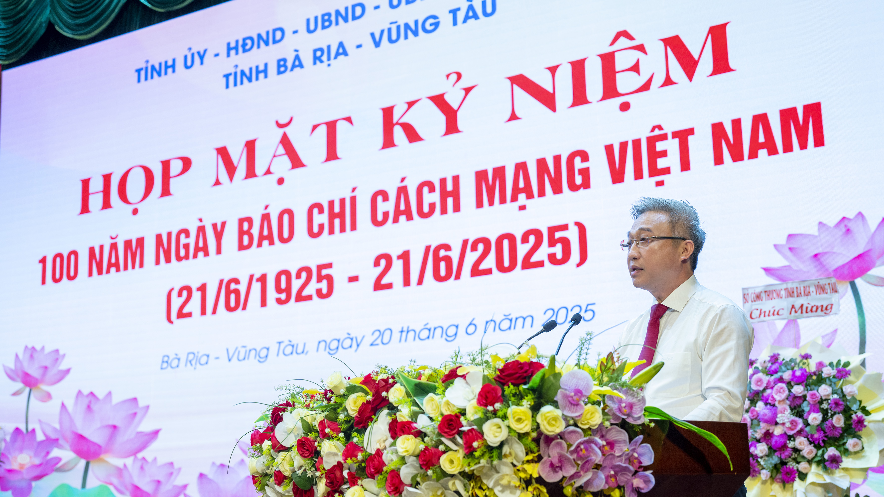 Báo chí góp phần quan trọng vào sự phát triển của địa phương