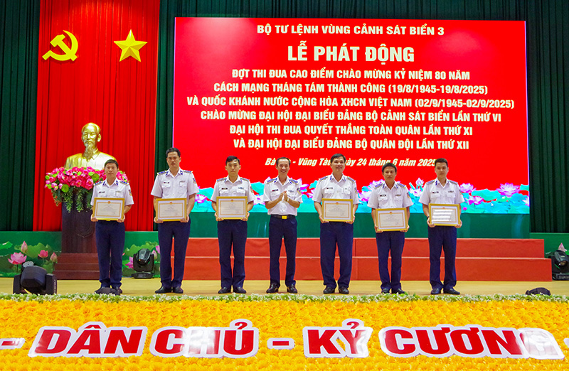 Khắc phục khó khăn, triển khai đồng bộ, toàn diện các mặt công tác