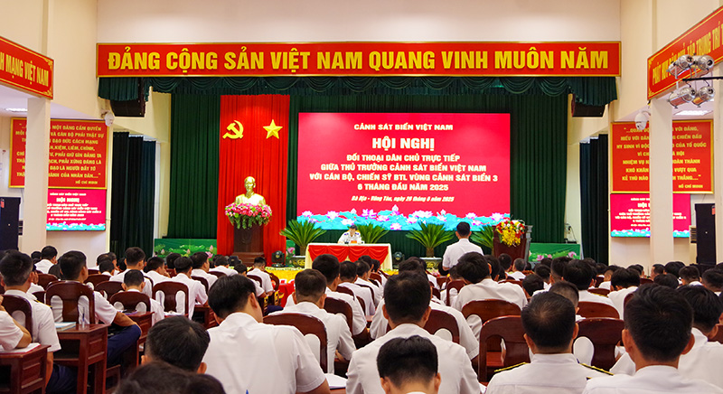 Phát huy dân chủ, xây dựng đơn vị vững mạnh toàn diện