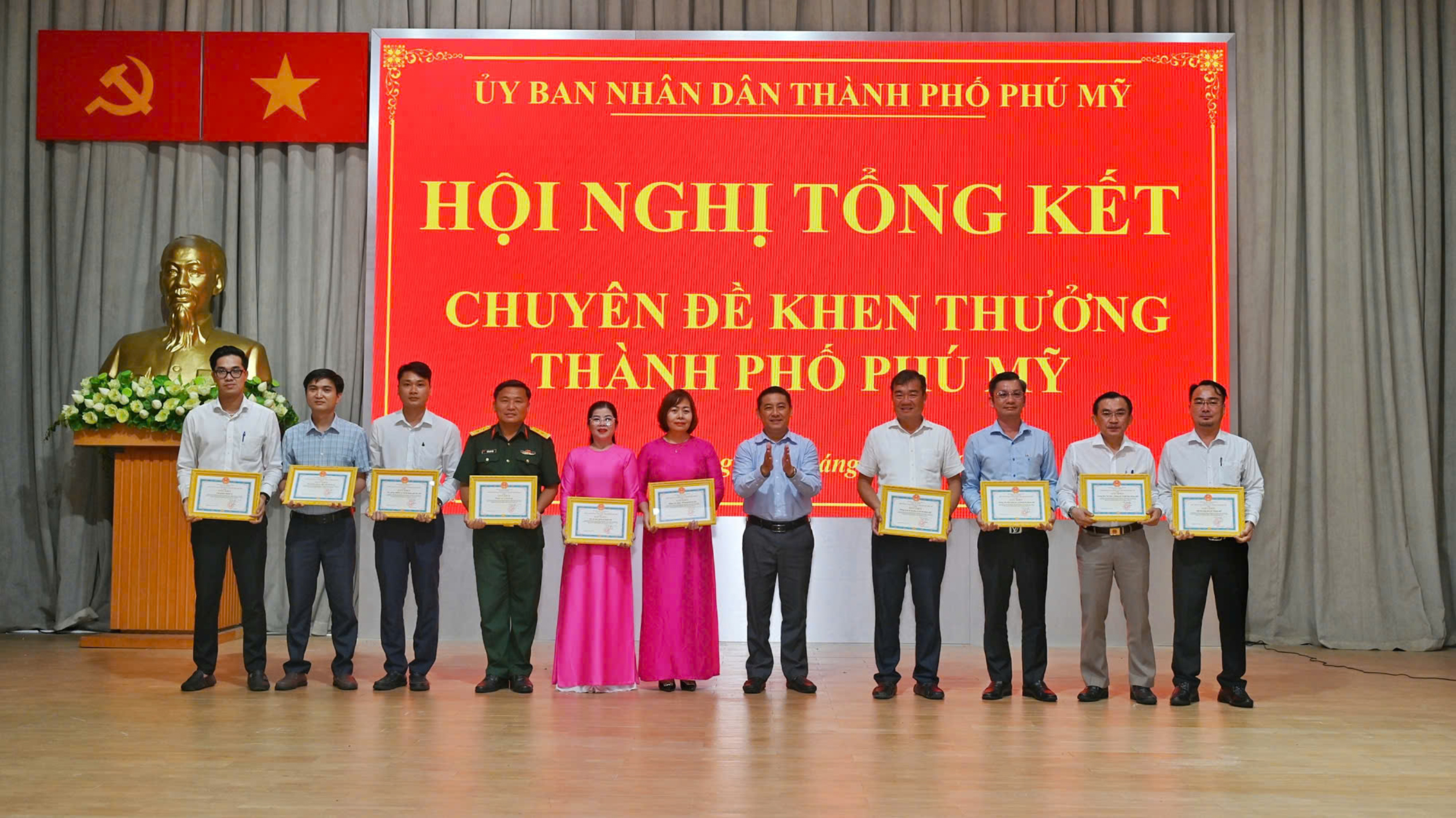Phú Mỹ khen thưởng 85 tập thể và 135 cá nhân