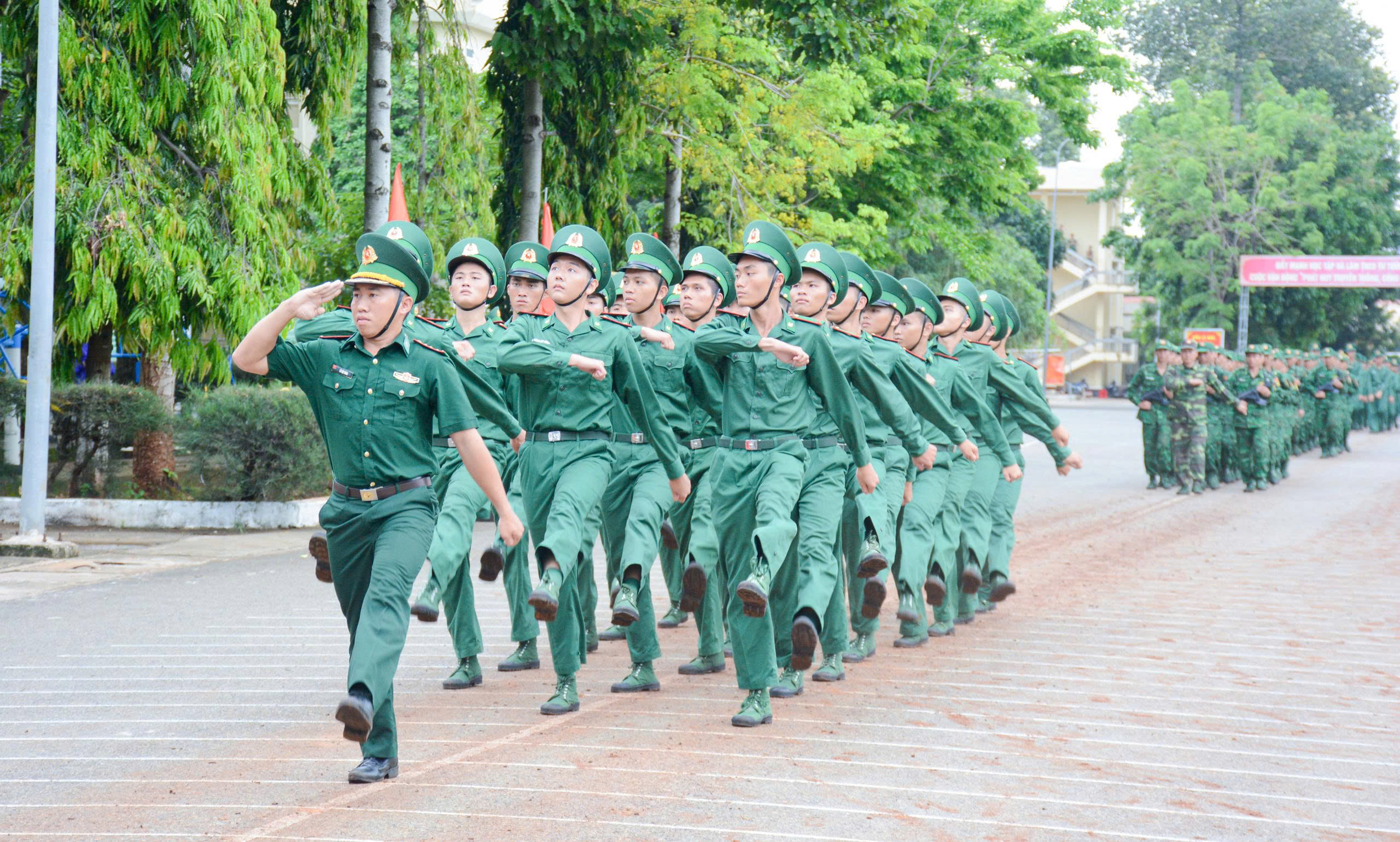 Trường Cao đẳng Biên phòng tổ chức duyệt đội ngũ sau lễ tuyên thệ chiến sĩ mới năm 2025. Ảnh: VƯƠNG LÂM