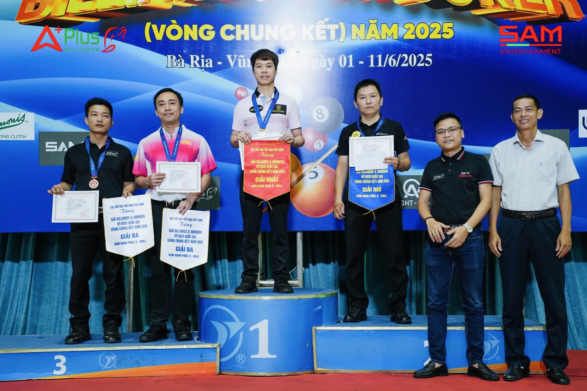 Lương Đức Thiện (Hà Nội) thi đấu xuất sắc, giành HCV nội dung pool 9-ball nam và HCB nội dung pool 10-ball.