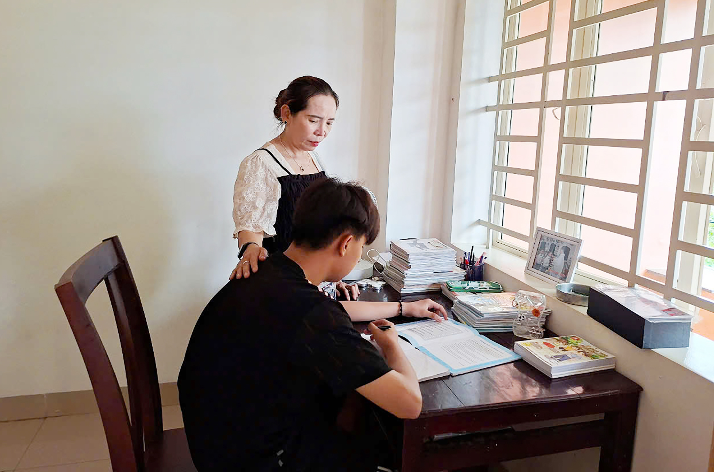 Sau khi được mổ tim, em Lê Gia Bảo (thị trấn Ngãi Giao, huyện Châu Đức) đã khỏe mạnh, siêng năng học hành, phụ giúp gia đình.